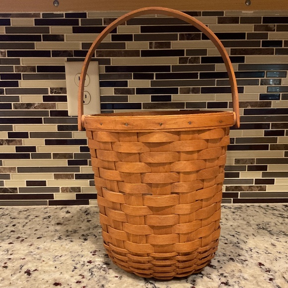 Longaberger Basket 1995 - Picture 1 of 6